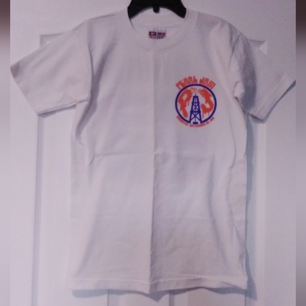 New Pearl Jam Edmonton 2011 Concert T-Shirt